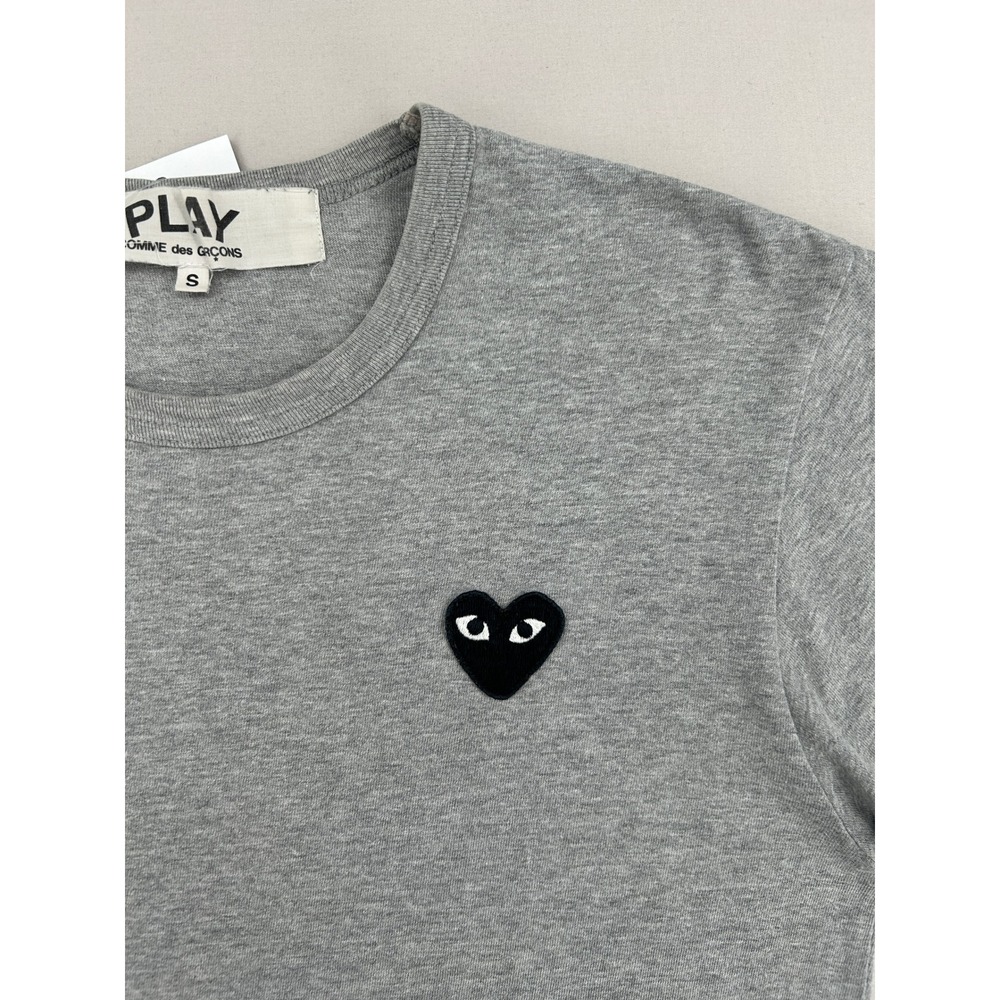 PLAY Comme des Garcons Mens Grey T-Shirt Black Heart Logo Size S
